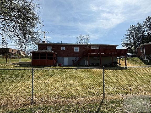 4th image of 903 Low Gap Rd