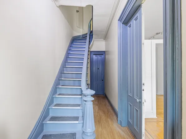 411 Union Street image 4 of 20