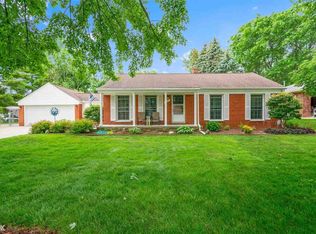 21174 Hale St, Clinton Township, MI 48036