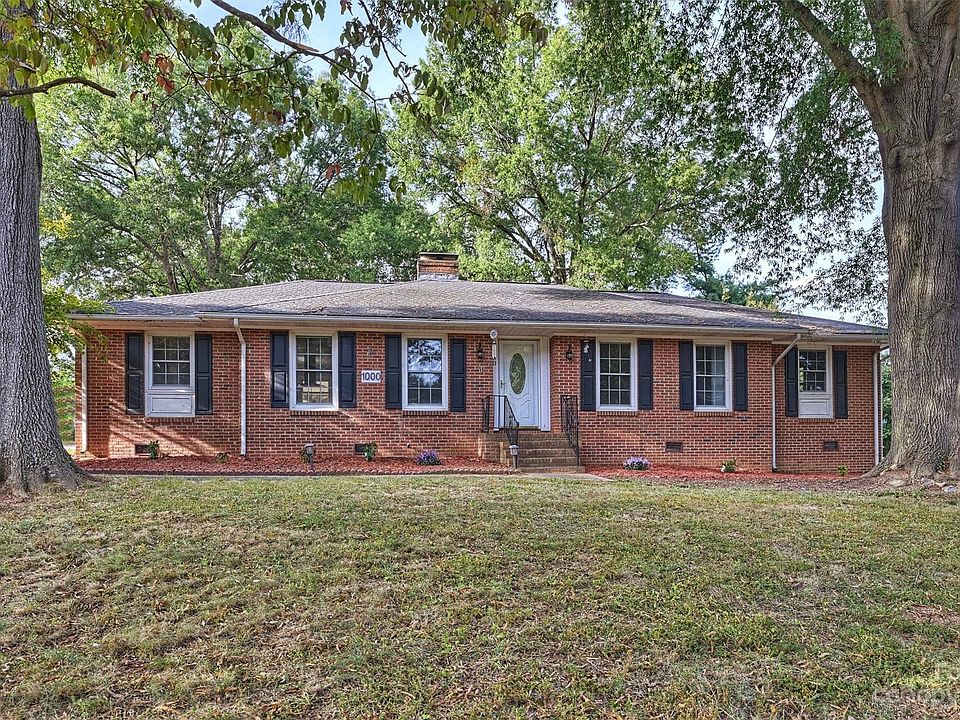 1st image of 1000 Creekbriar Ave