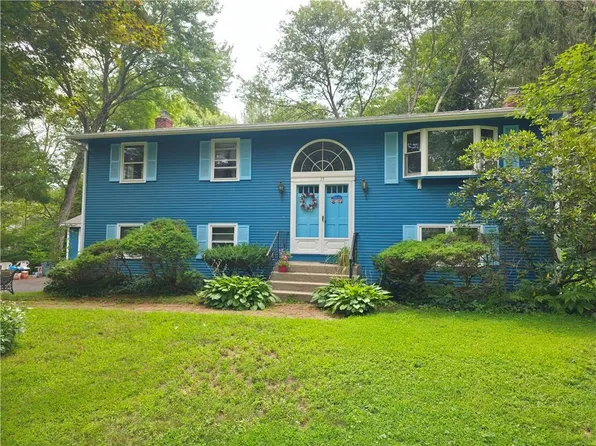 19 Betsy Williams Cir, Johnston, RI 02919