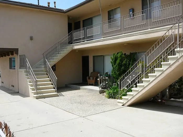 2 bed, 800 sqft, $2,050 — Photo 3