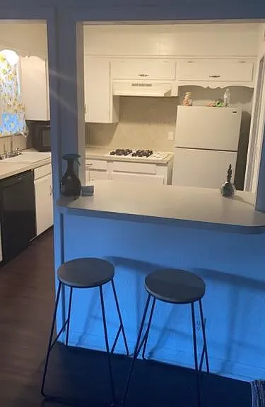 7769 E Skelly Dr — Photo 2