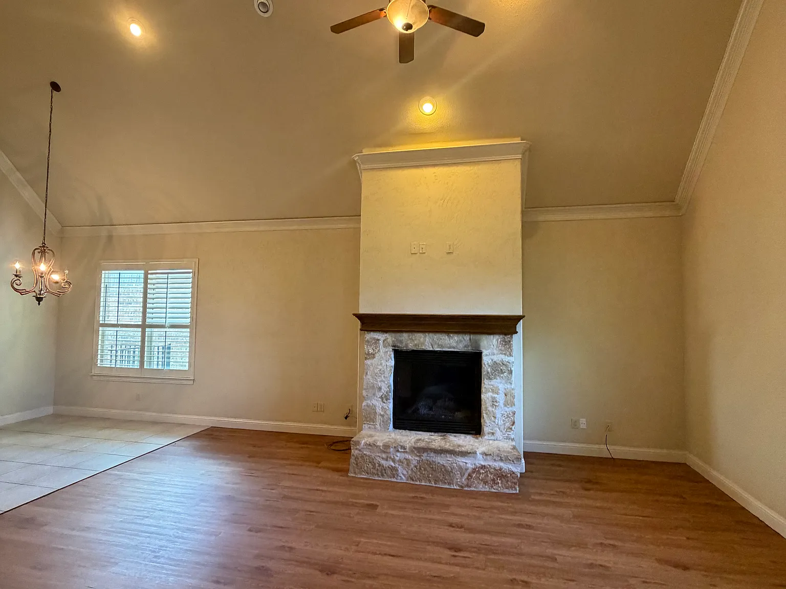 3 bed, 2.5 bath, 2045 sqft, $2,795 — Photo 2