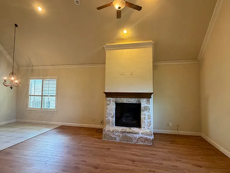 809 Alamo Rd — Photo 2