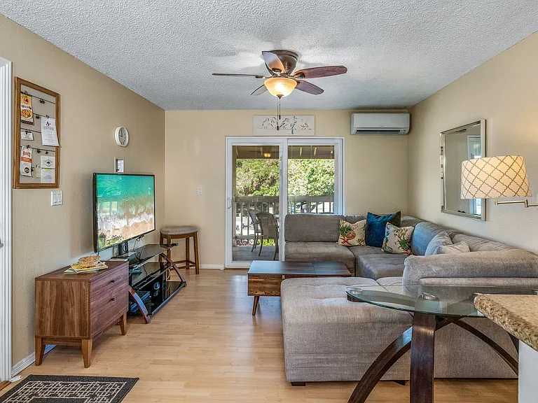 140 Uwapo Rd #38-204 — Photo 4