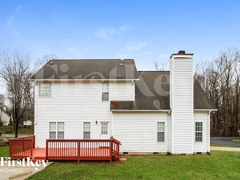 5910 Habersham Dr — Photo 14