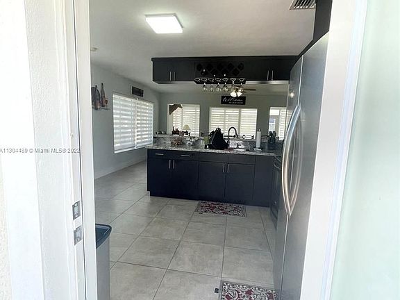 5th image of 11 N Blackwater Ln #0