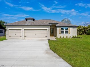 710 SW 27th Terrace Cpe, Coral, FL 33914