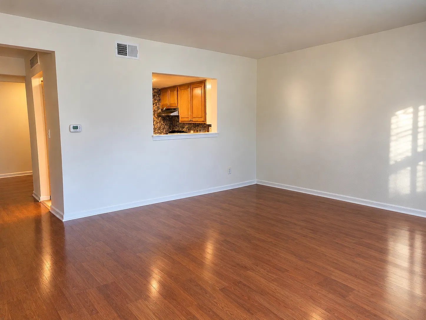 3 bed, 1.5 bath, 1225 sqft, $1,900 — Photo 2