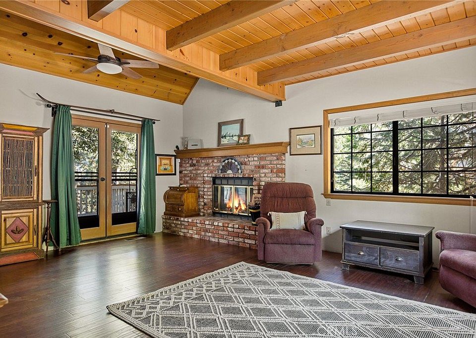 1st image of 1023 Sandalwood Dr