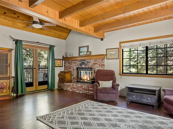 1023 Sandalwood Dr, Lake Arrowhead, CA 92352
