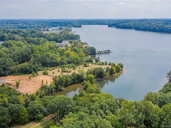 2nd image of 140 Summer Shoal Pl