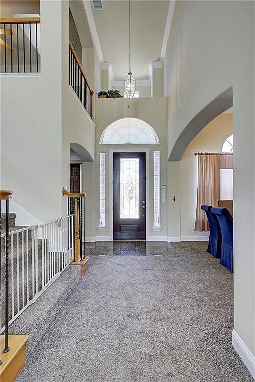 5 bed, 3349 sqft, $3,600 — Photo 2