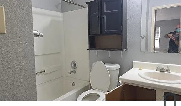 3 bed, $1,550 — Photo 2