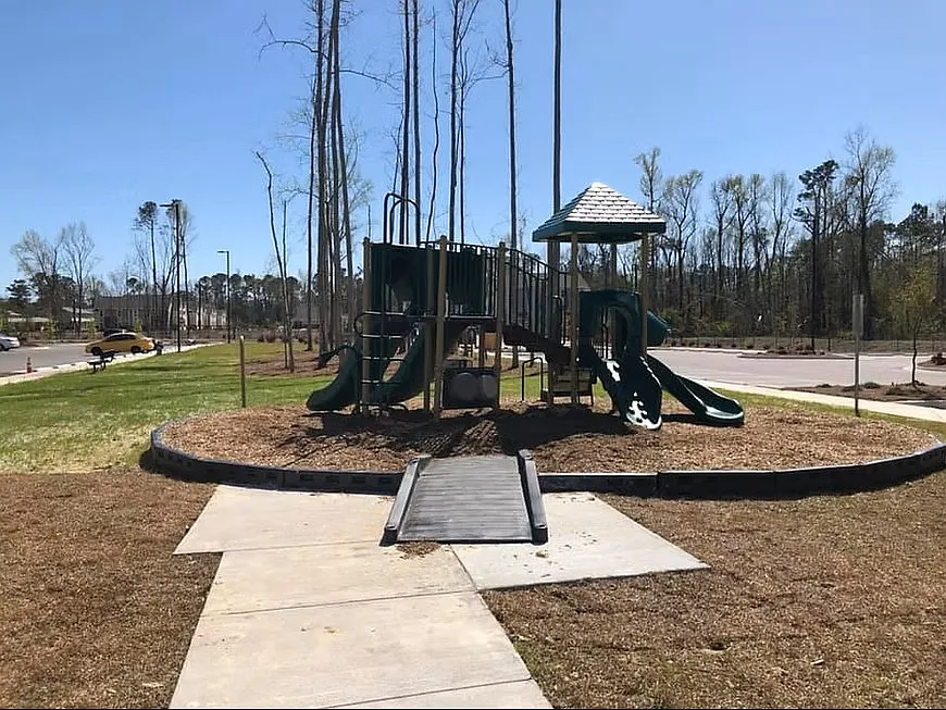 Cypress Cove Apartments — Photo 4