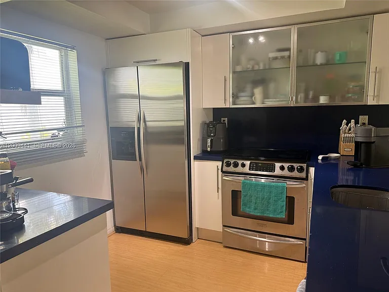 100 Edgewater Dr #236 — Photo 4