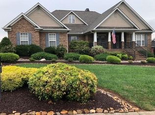 1710 Inverness Dr, Maryville, TN 37801