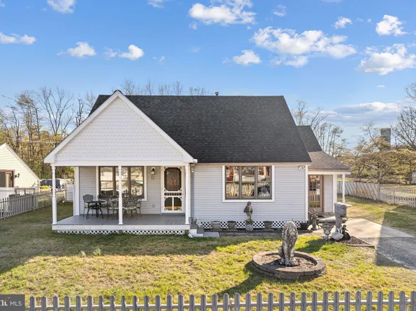 91 Estates Rd, Pine Hill, NJ 08021