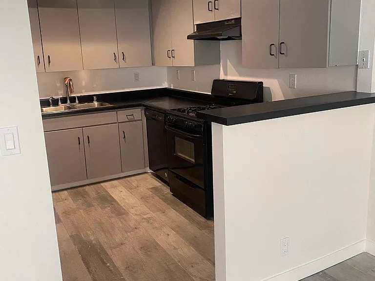 2310 Montrose Ave #3 — Photo 4