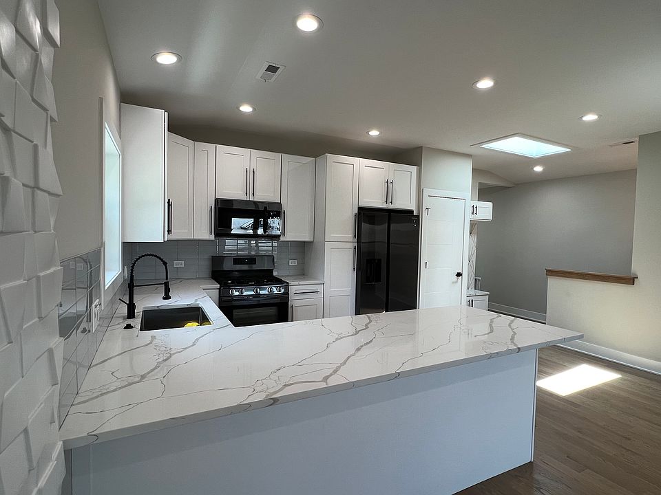 1st image of 5907 W Waveland Ave #2