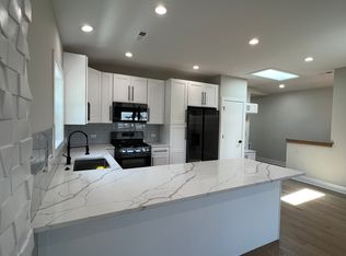 5907 W Waveland Ave #2, Chicago, IL 60634