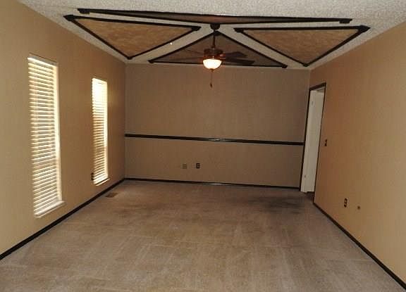 2nd image of 1056 Pruitt Dr