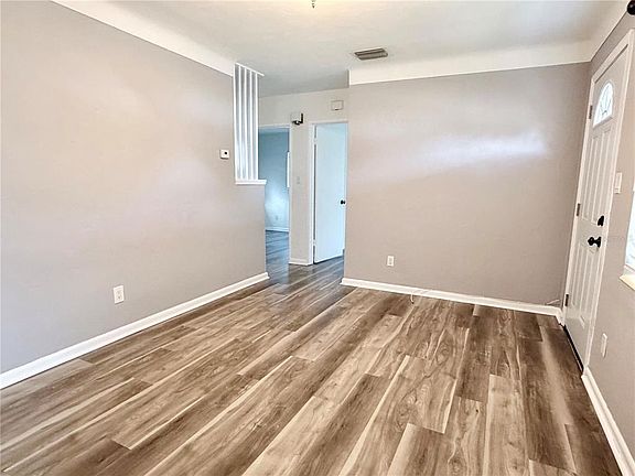 4th image of 1851 50TH AVENUE N