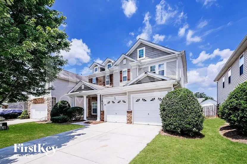 3 bed, 3.5 bath, 2224 sqft, $2,565 — Photo 2