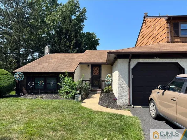 16 Canterbury Ct #1916, Sayreville, NJ 08872