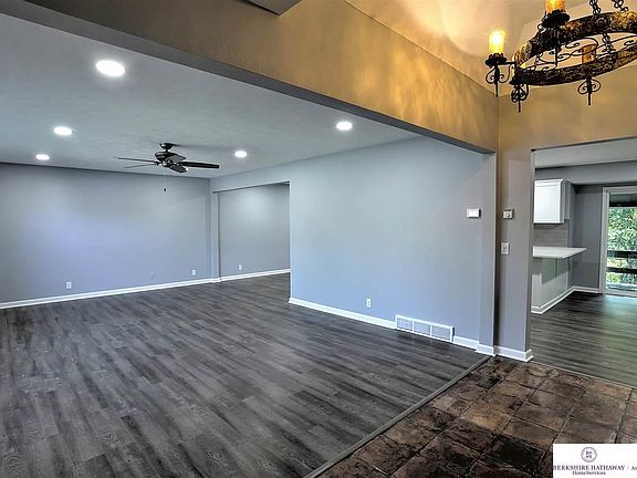 4th image of 1000 Claudene Ct