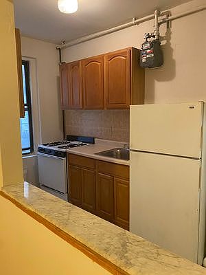 3rd image of 510 W 218th St APT 1h