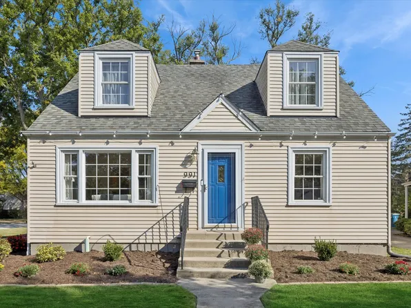 991 S Swain Ave, Elmhurst, IL 60126