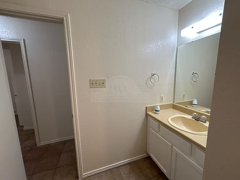 3806 London Ln — Photo 10