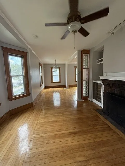 3 bed, 2.0 bath, 1390 sqft, $2,900 — Photo 3