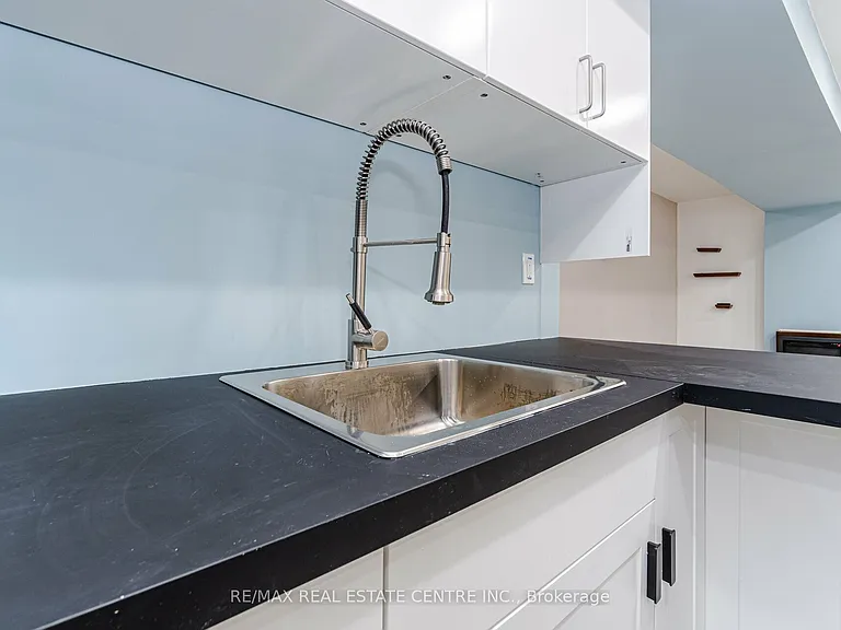 177 N Park Blvd — Photo 16