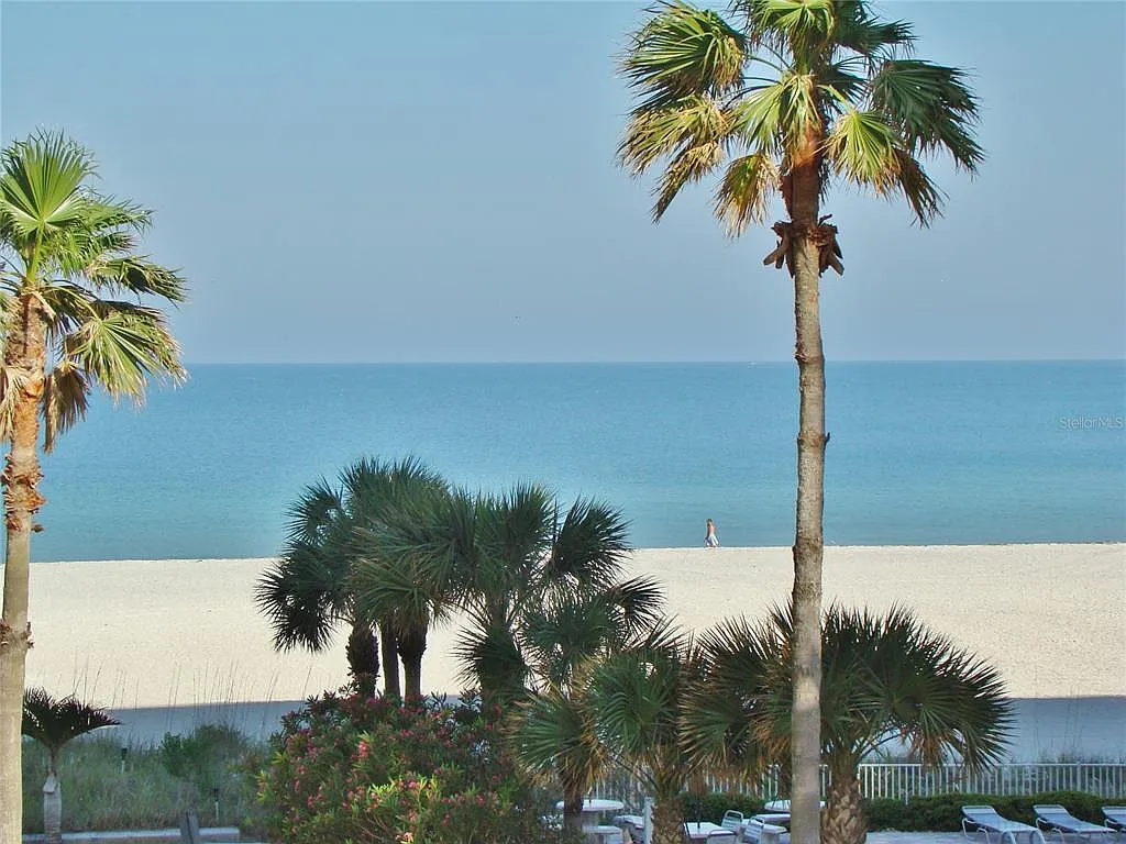 2 bed, 2.0 bath, 1364 sqft, $3,750 — Photo 2