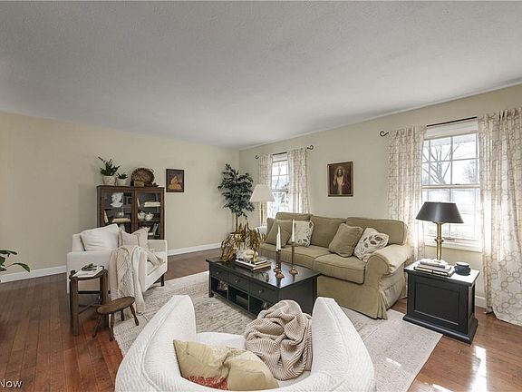 5th image of 31008 Clarewood Dr