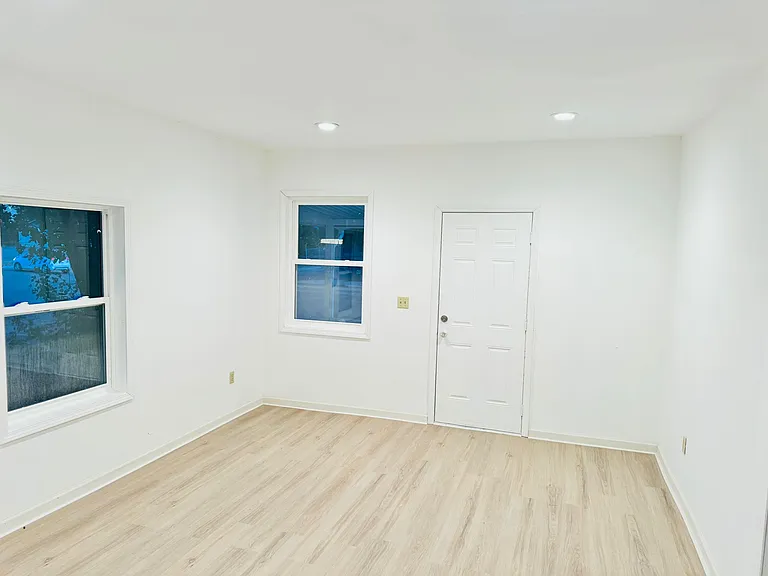 504 W Memorial Dr — Photo 12