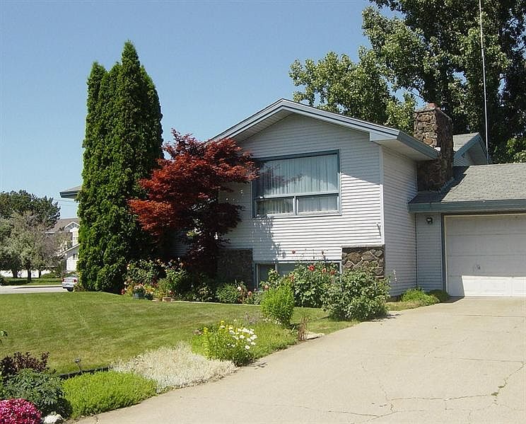 1st image of 13905 E Desmet Ave