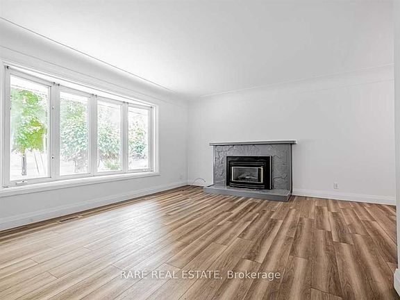 3rd image of 15 Miller Dr