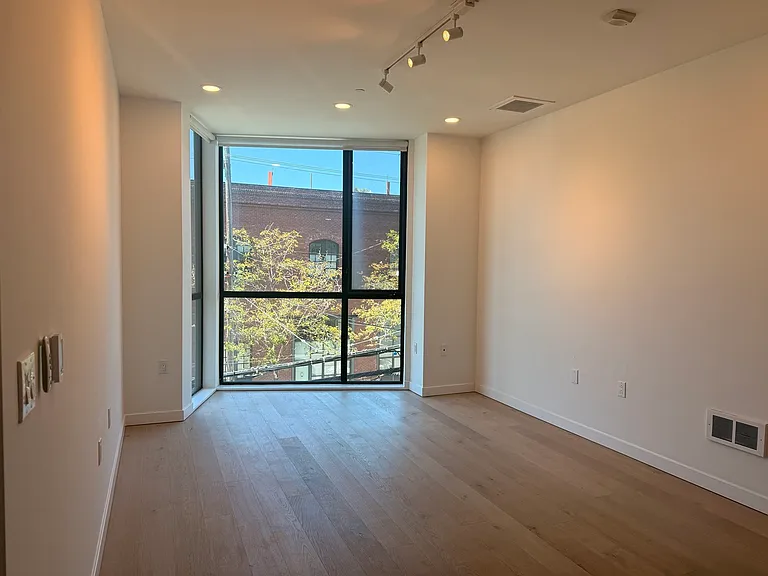 815 Tennessee St #311 — Photo 3