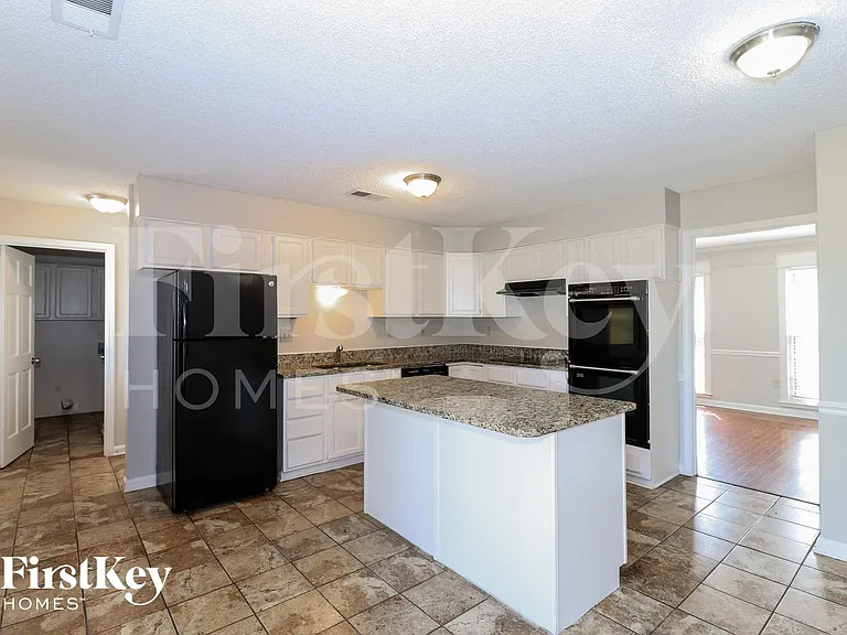8688 Chimneyrock Blvd — Photo 5