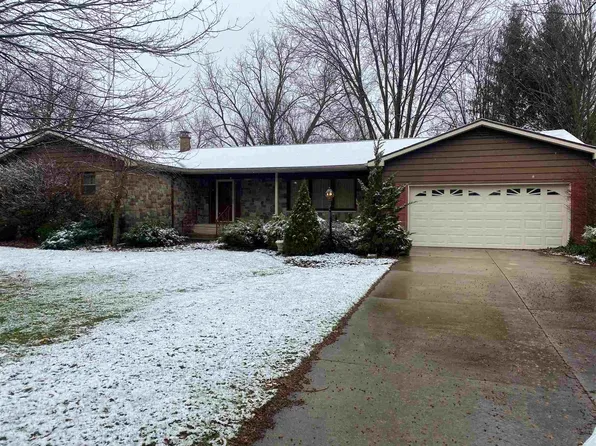 748 W 9th St, Rochester, IN 46975