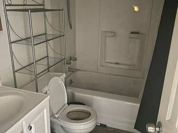 5th image of 13 Boris Rd #5