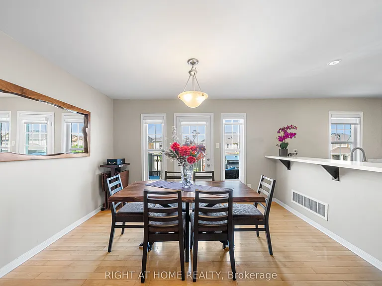 291 Woodley Cres — Photo 17