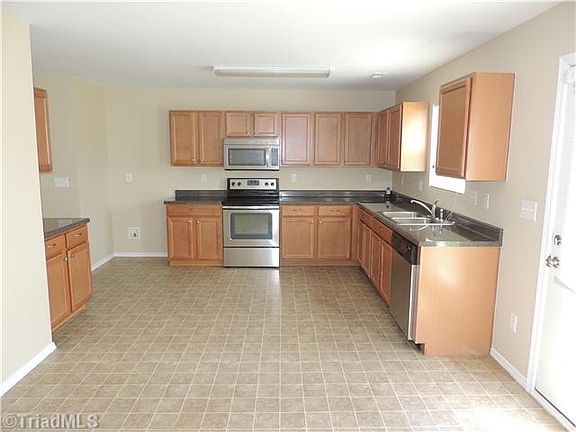5th image of 3907 Jack Pine Ct