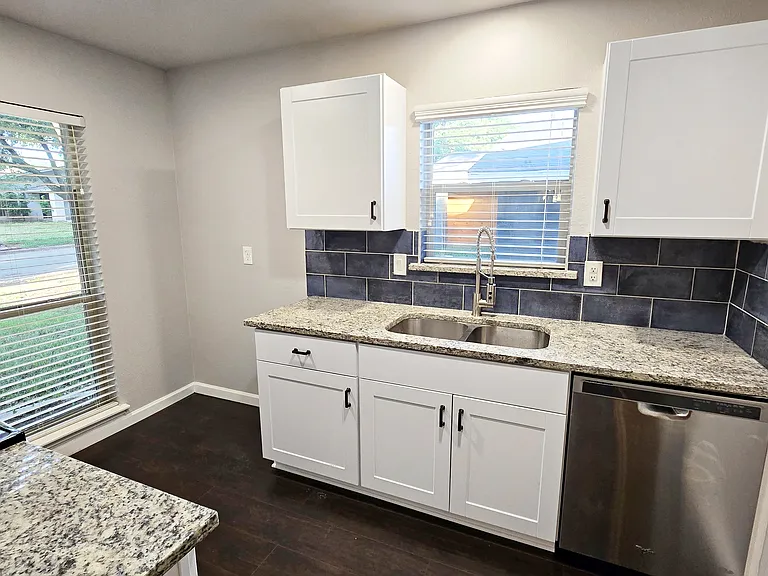 2813 Ripplewood Dr — Photo 8