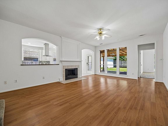 3rd image of 1207 Ellcreek Ct