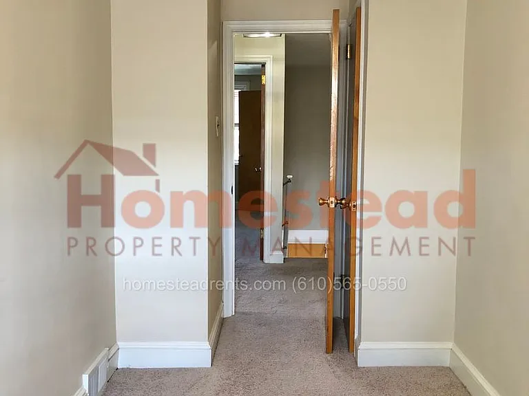 288 N Oak Ave — Photo 13